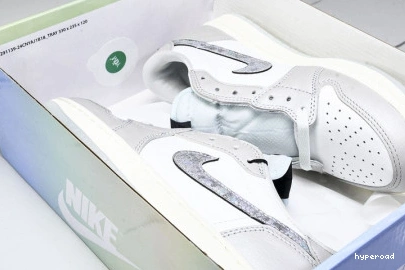 Hyperoad JORDAN Low AIR 1 0706